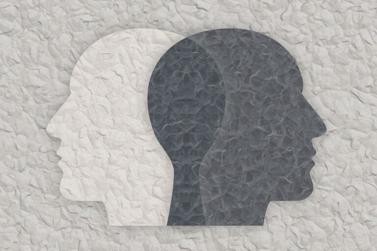 how a person with bipolar thinks